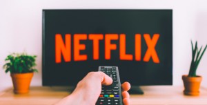 Netflix предлагает бесплатный контент без регистрации