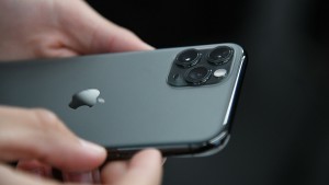 Apple iPhone 12 будет стоить 800 долларов?
