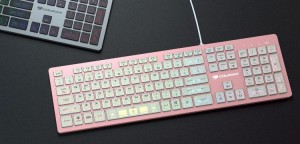 Анонсирована яркая клавиатура Cougar VANTAR AX Pink в розовом исполнении