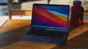 Новые MacBook получат дорогие дисплеи