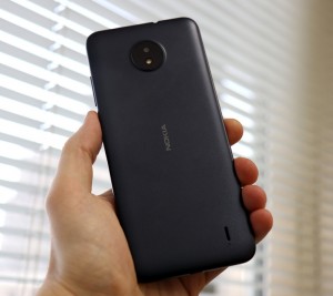 Смартфон Nokia C20 получил съемную батарею