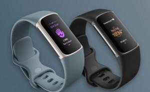 Fitbit официально представила Charge 5
