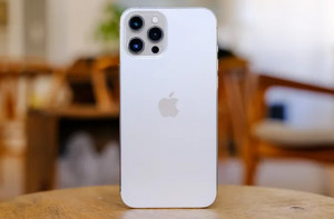 Новый iPhone получит вырез в дисплее, 48 Мп камеру и сканер в дисплее
