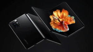 Xiaomi Mi Mix Fold разобрали для создания крошечной модели Шанхая