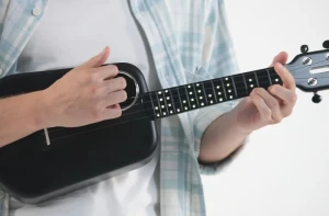 Научитесь играть на укулеле с помощью Populele 2 Pro Smart Ukulele