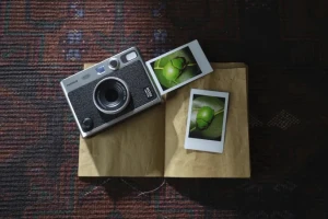 Fujifilm представила камеру мгновенной печати Instax Mini Evo