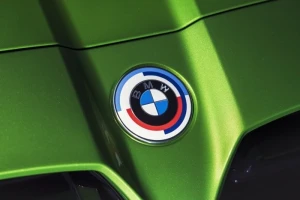 BMW Motorsport отмечает 50-летие новым логотипом