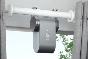 CurBot автоматически открывает ваши шторы