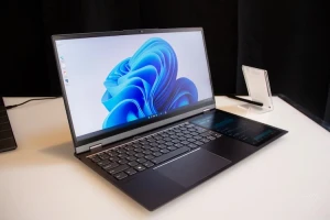 Ноутбук Lenovo ThinkBook Plus Gen 3 получил два экрана