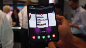 Samsung Galaxy Fold 5G получил апдейт до Android 12