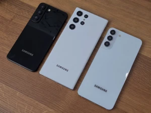 Samsung Galaxy S22 показали на фото