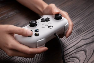 8BitDo представил контроллер в стиле Xbox с профессиональными задними кнопками