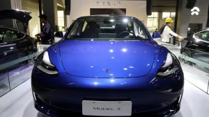 Tesla отзывает почти 128 000 автомобилей в Китае из-за дефекта заднего двигателя