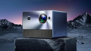 Hisense представил первый в мире проектор с многоцветным экраном 4K — Vidda C1