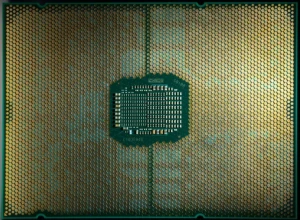 В сети засветился мощнейший процессор Intel Xeon W5-3433