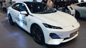 В Китае представили конкурента Tesla Model 3 седан Changan Shenlan SL03