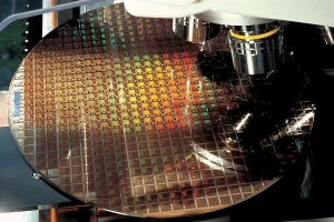 Samsung начинает массовое производство 3-нанометровых чипов