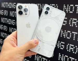 iPhone 13 Pro и Nothing Phone (1) сравнили на фото