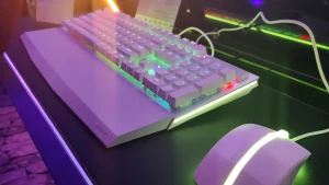 Philips представила белую игровую клавиатуру