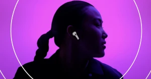 Apple готовит AirPods с функцией слухового аппарата