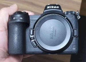 Компактную камеру Nikon Z90 представят летом 2023 года