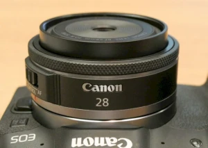 Представлен компактный объектив Canon RF28mm F/2.8
