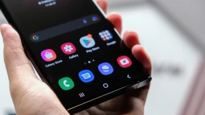 Samsung Galaxy S23 FE первым получит предустановленную One UI 6