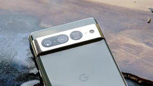 Google Pixel 8 Pro показали на рекламном фото 