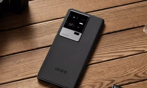 iQOO 12 получит топовый экран и 200-Вт зарядку 