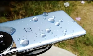 Флагман OnePlus 12 не получит водозащиту 