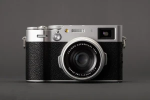 Перекупщики продают камеру Fujifilm X100 VI за $4450 