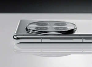 OnePlus Ace 3 Pro Titanium Mirror Silver показали на рендерах