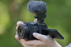 Компактную камеру Sony ZV-E10 II оценили в $1000