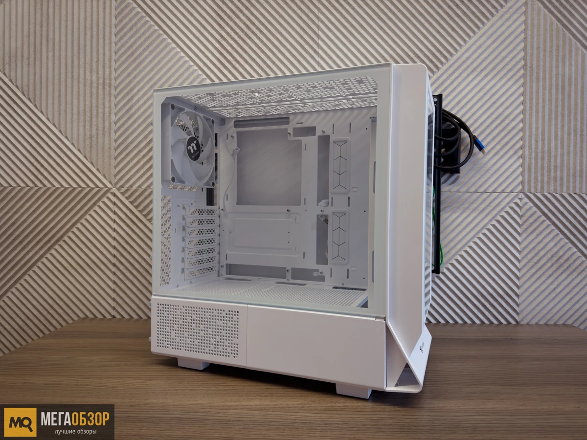 Thermaltake Ceres 350 MX Snow