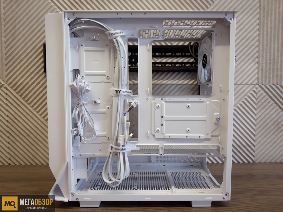 Thermaltake Ceres 350 MX Snow