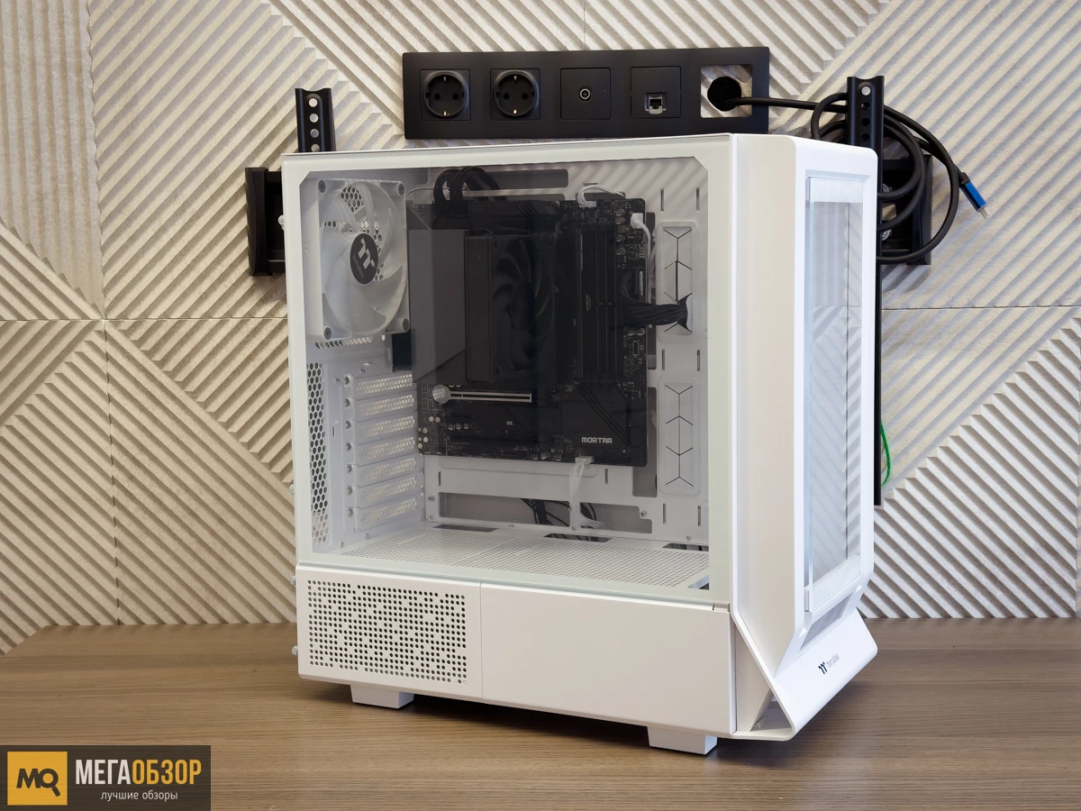 Thermaltake Ceres 350 MX Snow