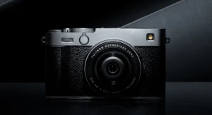 Компактную камеру Fujifilm X-E5 оценили в 1700 долларов