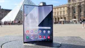Samsung Galaxy Z Fold 7 засветился на фото 