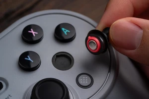 8BitDo представила необычный геймпад Pro 3