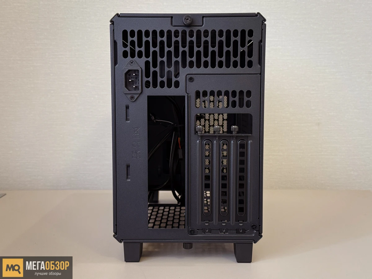 внешний вид Thermaltake TR100