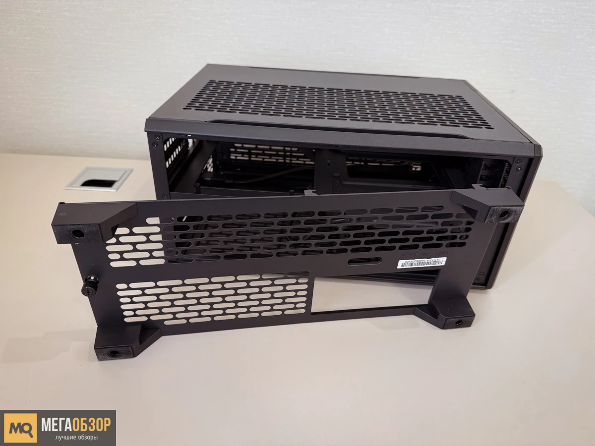 внешний вид Thermaltake TR100