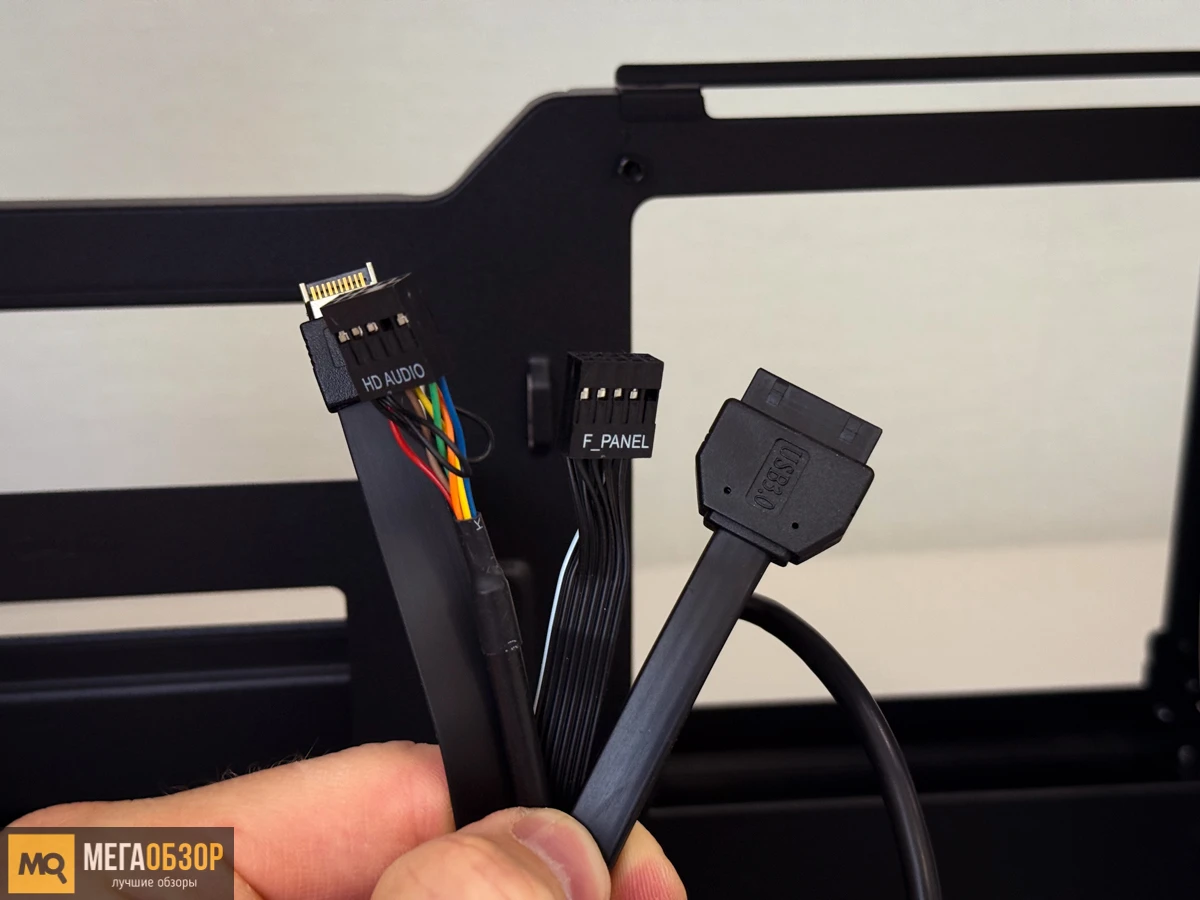 внутреннее оснащение Thermaltake TR100