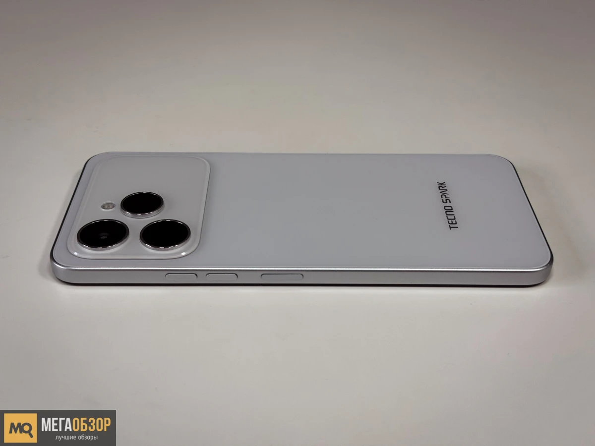 Tecno Spark 40 внешний вид