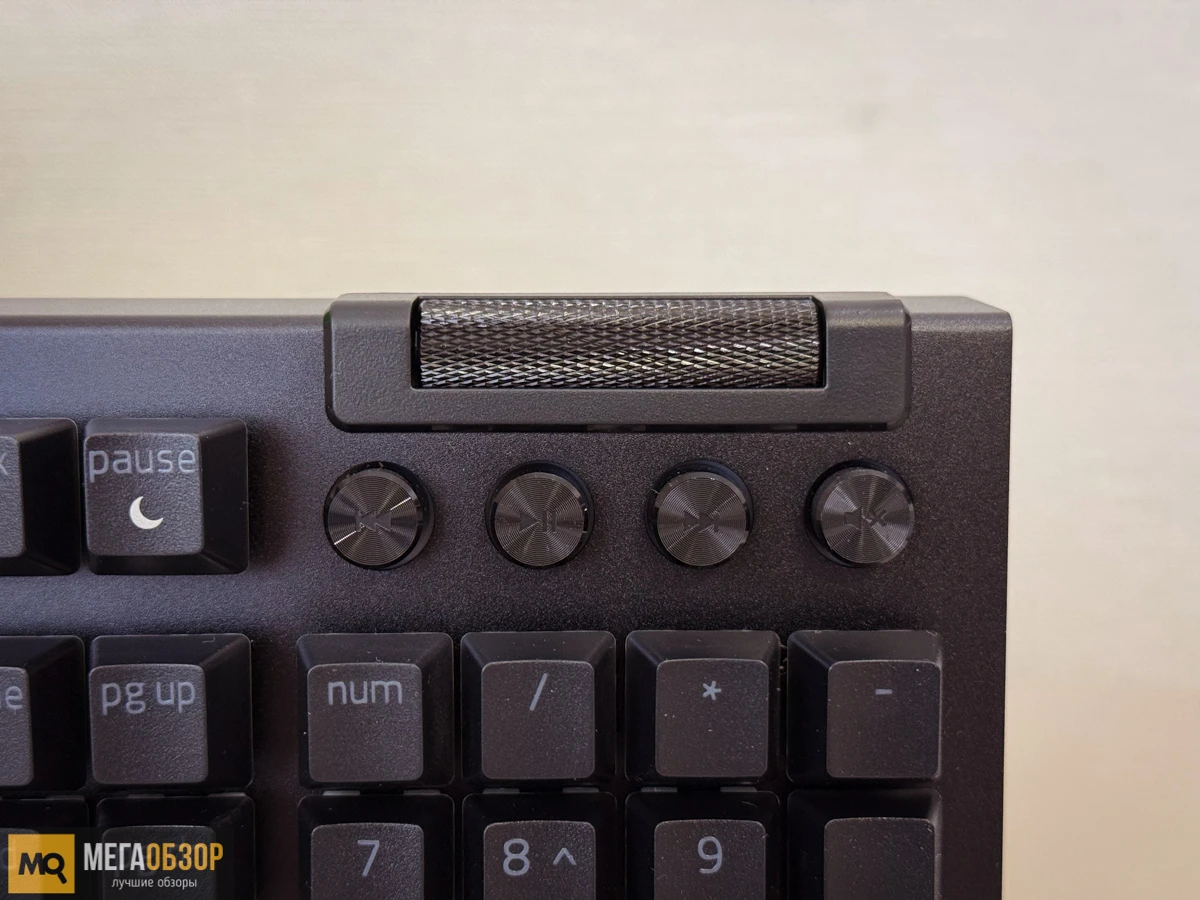 внешний вид Razer BlackWidow V4 Pro