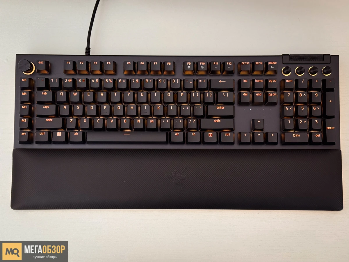 внешний вид Razer BlackWidow V4 Pro