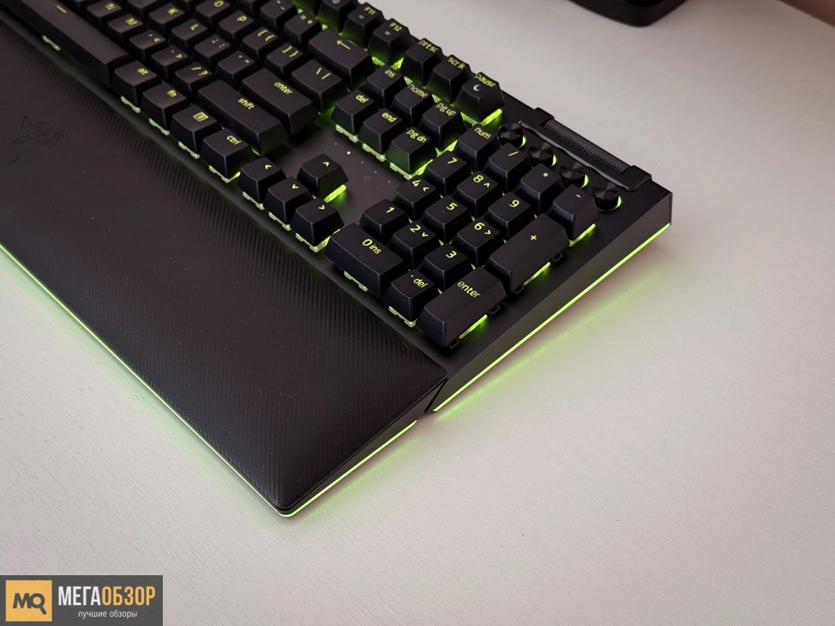 внешний вид Razer BlackWidow V4 Pro