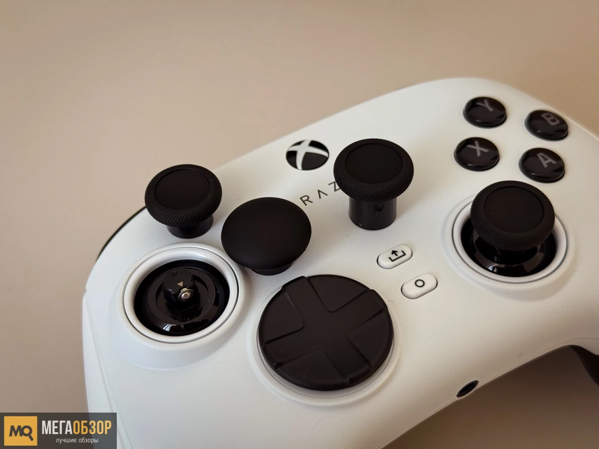 внешний вид Razer Wolverine V3 Pro