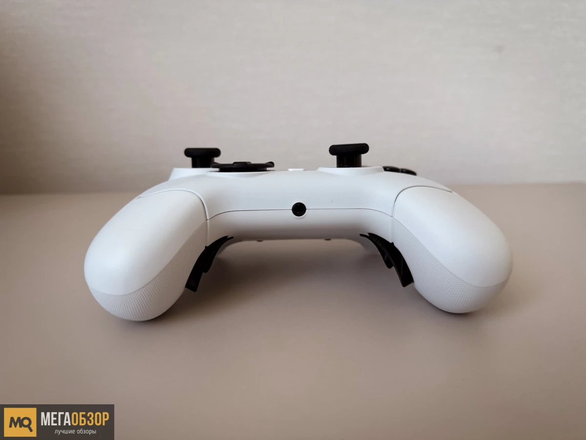 внешний вид Razer Wolverine V3 Pro