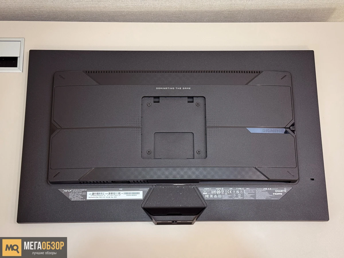 GIGABYTE M27UP внешний вид