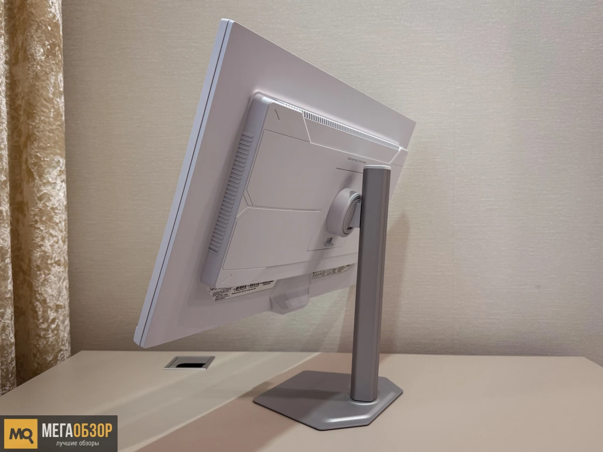 GIGABYTE M27UP ICE внешний вид